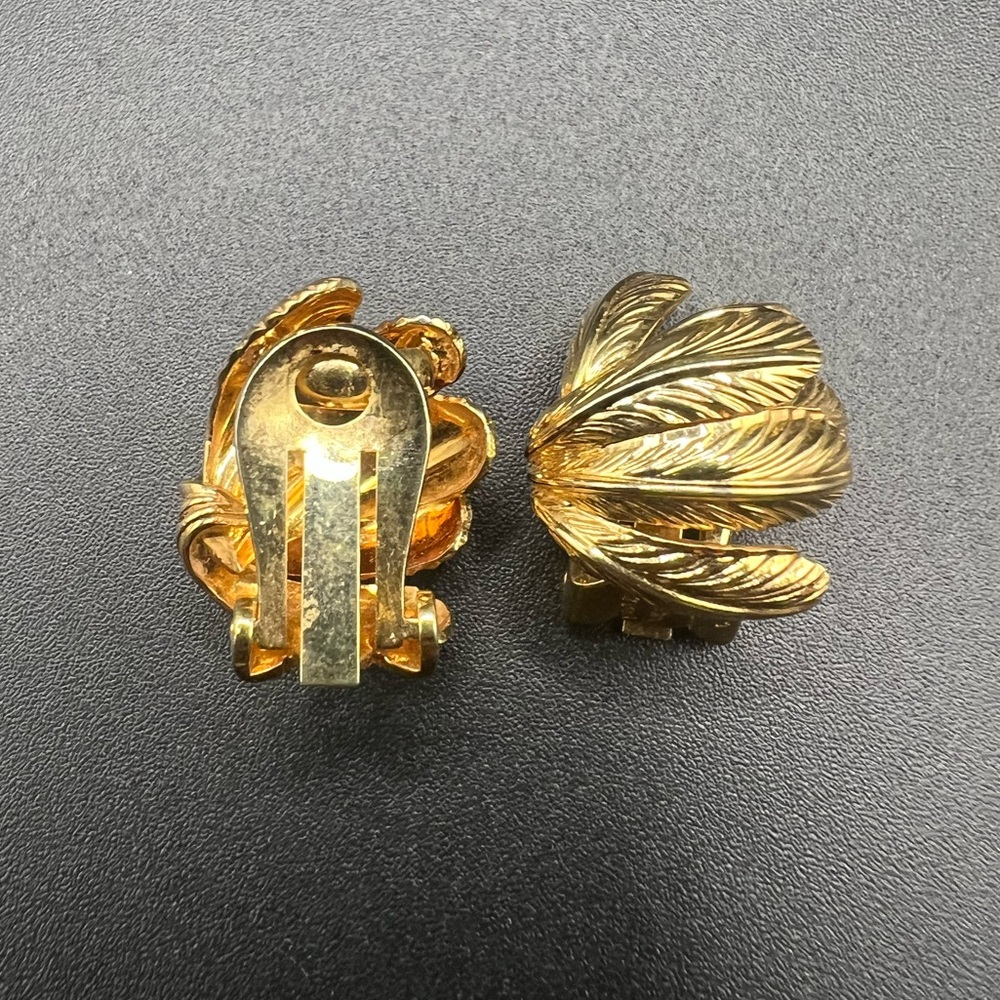 Gold Tone Vintage Leaf Clip-On Earrings - Picture 2 of 3